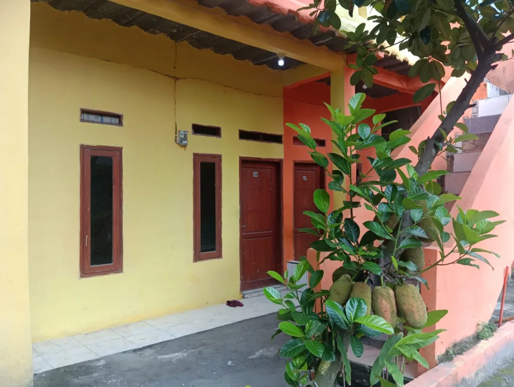 Viral Insiden Penganiayaan Siswi SMK di Cilegon, Pelaku Pacar Teman Korban Dicari Polisi 2 Siswi SMK di Cilegon
