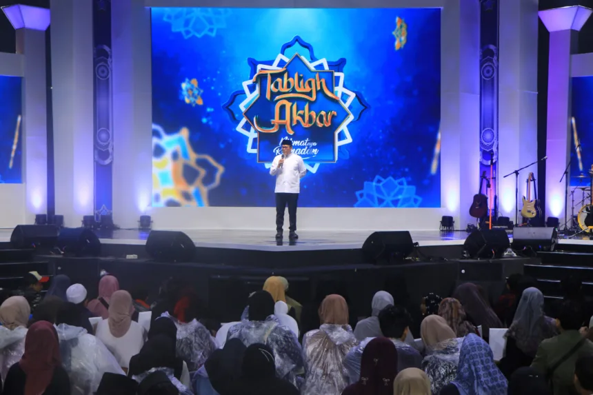 tuan rumah acara Tabligh Akbar