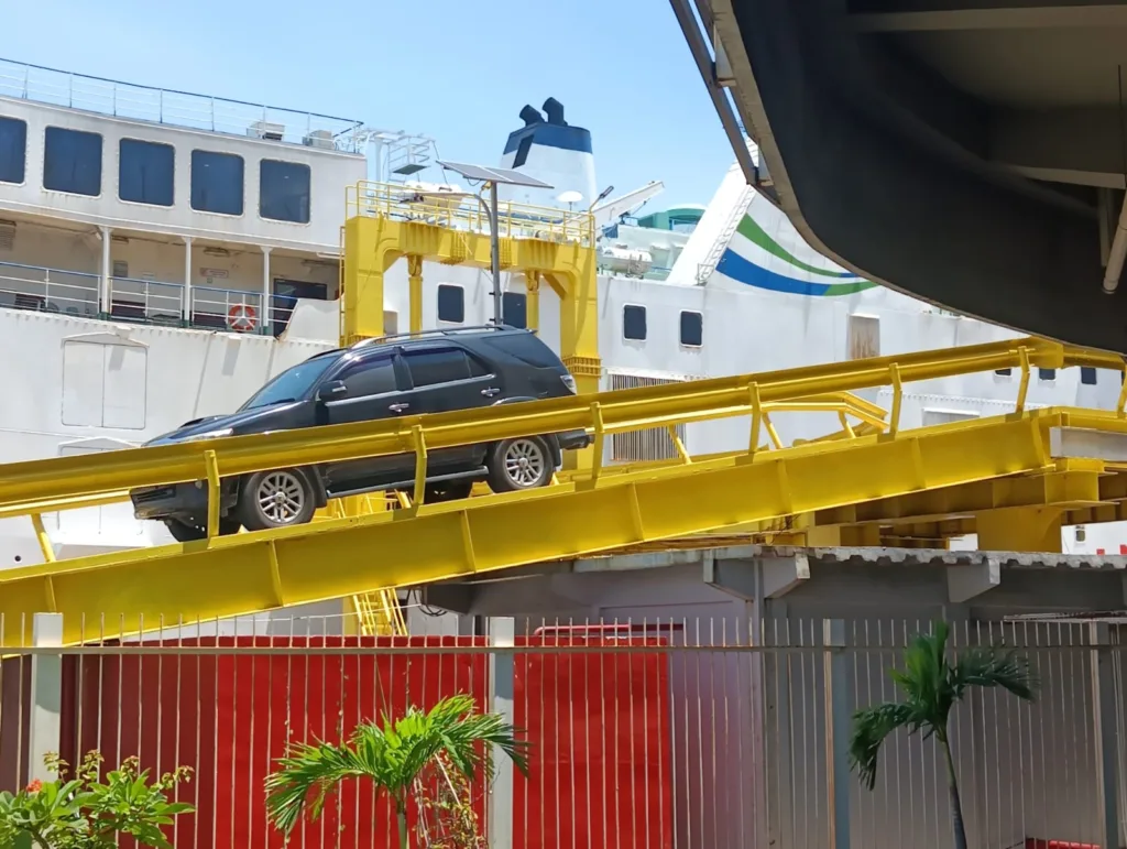 Penyeberangan Merak-Bakauheni Membludak, Lonjakan Pemudik Capai 89 Persen 2 Merak-Bakauheni Membludak
