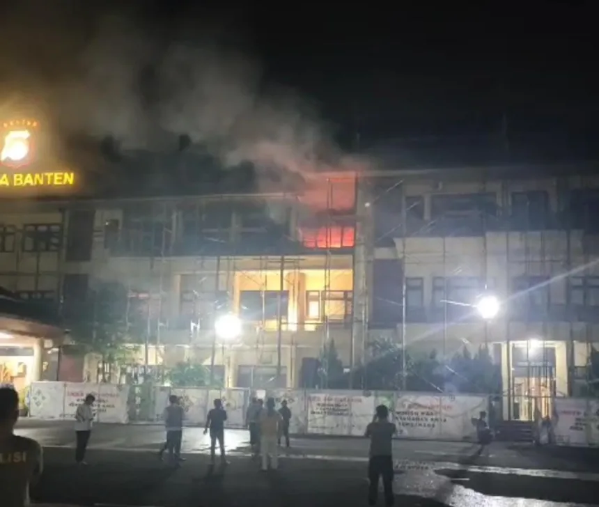 Gedung Mako Polda Banten Kebakaran