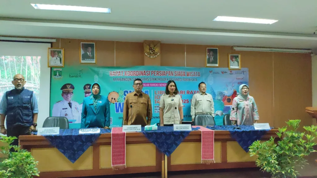 Wamenpar Kunjungi Pantai Pandan Carita, Pastikan Libur Lebaran 2025 Aman 2 Wamenpar Kunjungi Pantai Pandan