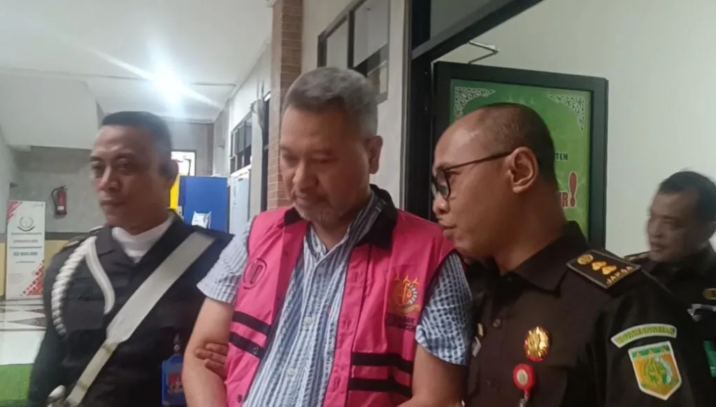 Korupsi Sampah Tangsel Rp 75,9 Miliar, Kejati Tahan Dirut PT EPP 2 Korupsi Sampah Tangsel