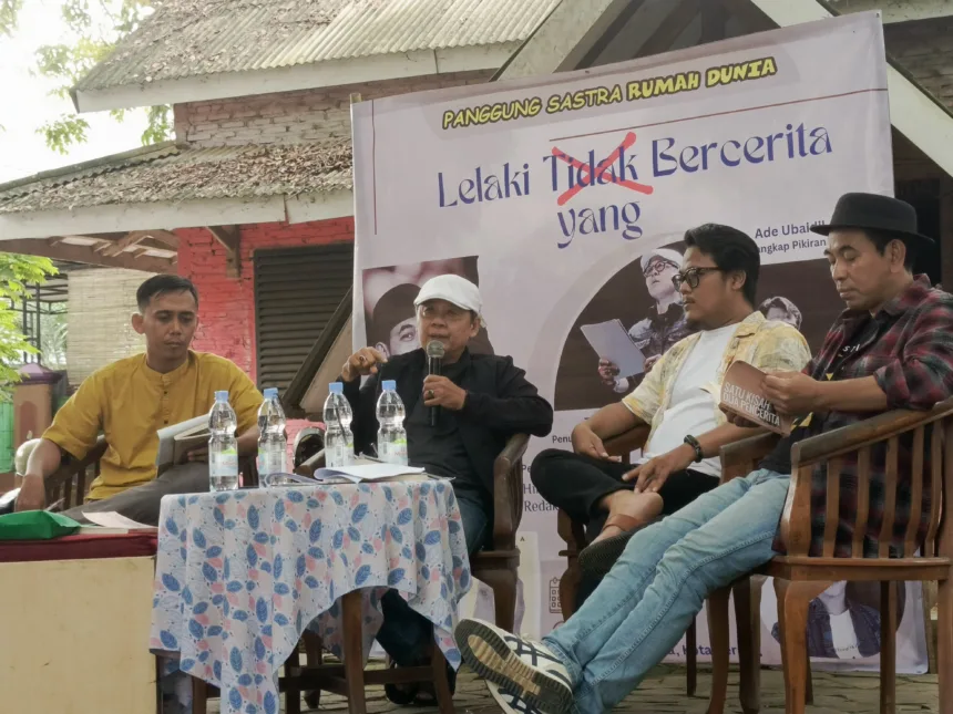 Bedah Buku di Rumah Dunia, Redaktur Sastra Harian Kompas Apresiasi Penulis di Banten 1 Bedah buku di Rumah Dunia