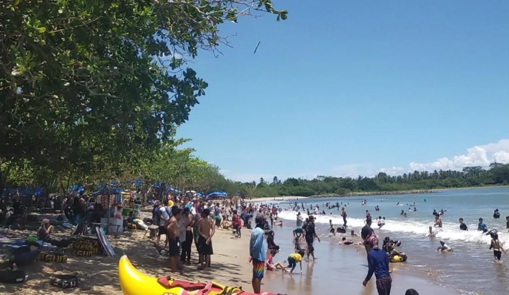 Pantai di Banten Hampir Memakan Korban Ratusan Wisatawan, Balawista Kerja Ekstra 2 Pantai di Banten