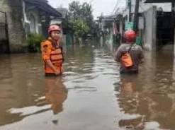 Banjir di Tangsel, Warga Diminta Waspada 1 Banjir di Tangsel