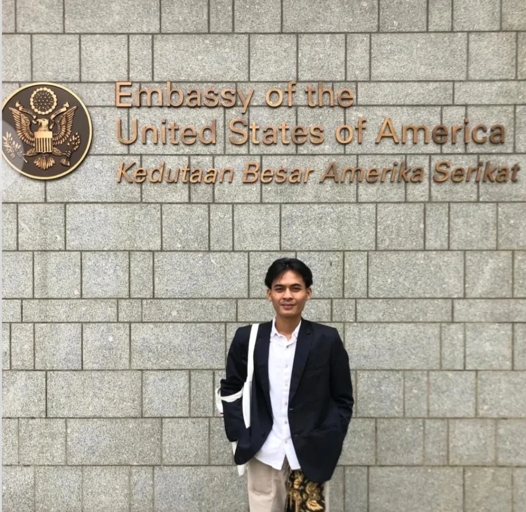 Pemuda Pandeglang Diterima S2 di Harvard, Kisah Hidupnya Bikin Nyesek 2 Pemuda Pandeglang diterima S2 di Harvard