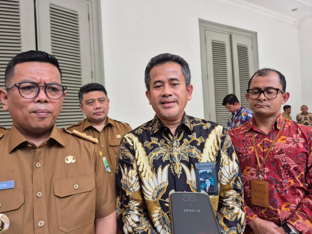 PLN Bakal Aliri Listrik ke Pulau Tunda dan Pulau Panjang 2 PLN