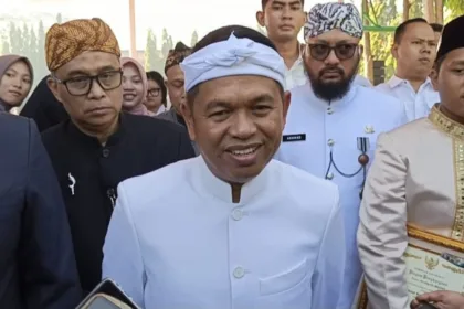 Dedi Mulyadi Larang Siswa Bawa HP dan Motor