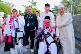 Wali Kota Tangsel