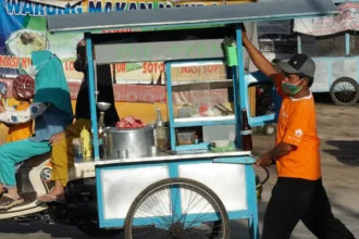 Beli bakso pakai QRIS
