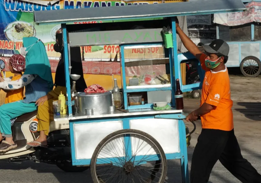 Beli bakso pakai QRIS