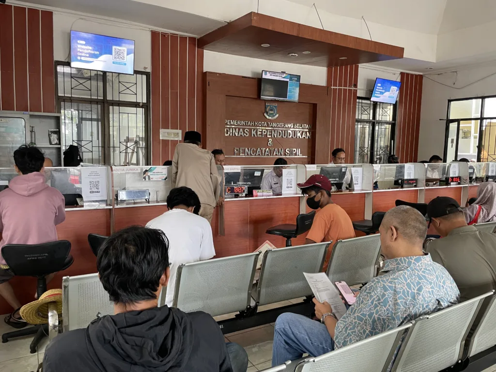 Jelang SPMB 2025, Layanan Adminduk Disdukcapil Tangsel Meningkat 2 Disdukcapil Tangsel
