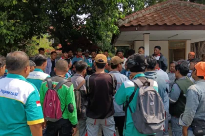 Buruh PT Bungasari di PHK