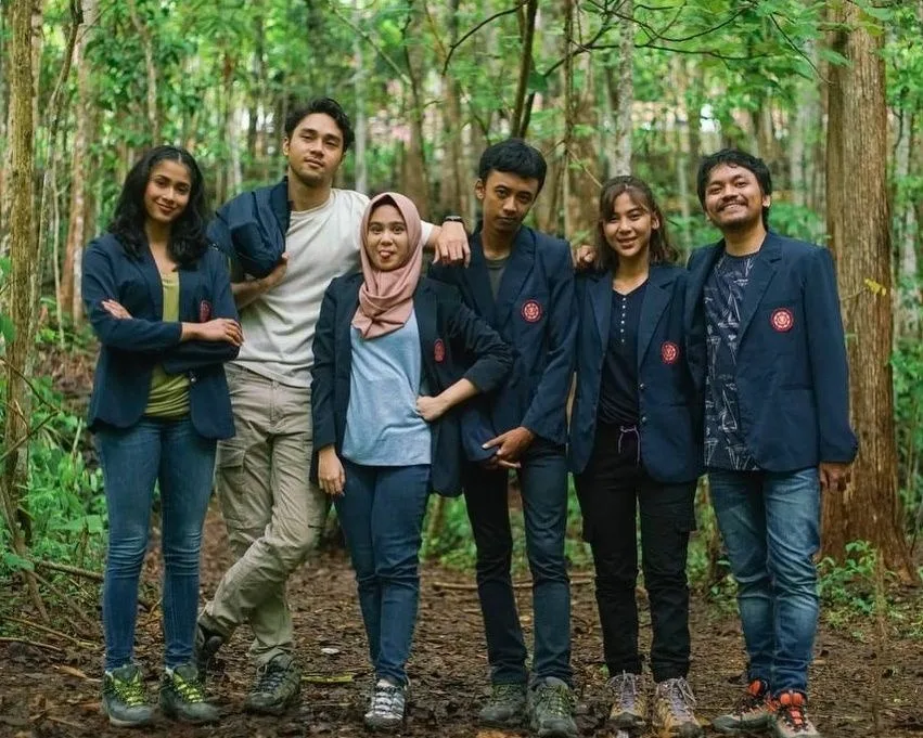 Fenomena Cinlok di KKN, Romansa Percintaan di Tengah Pedesaan 1 Fenomena cinlok di KKN