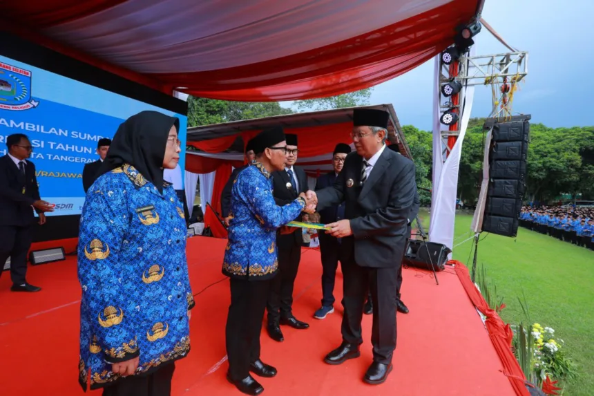 Pemkot Tangsel Lantik 6.139 PPPK, Wali Kota Tangsel Harapkan Kinerja Terbaik 1 PPPK di Tangsel