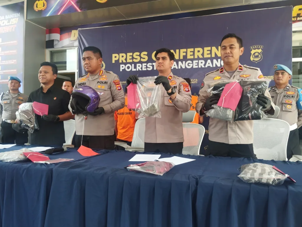 4 Opang di Tangerang Jadi Tersangka, Turunkan Paksa Penumpang Taksi Online 2 Opang di Tangerang