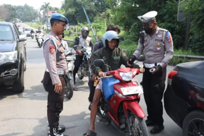 Pengendara di Banten