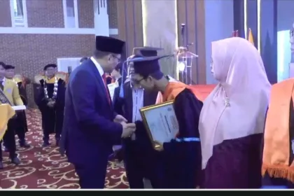 Wisuda Unsera 2025
