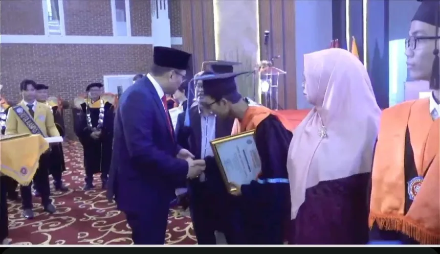 Wisuda Unsera 2025