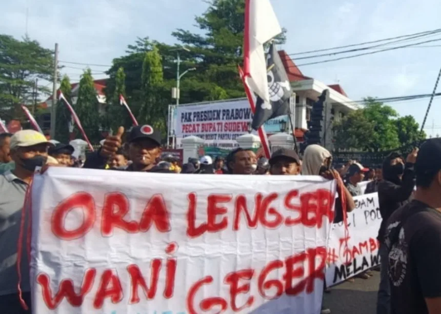 Demo Pemakzulan Bupati Pati, Sudewo Malah Menolak Mundur 1 demo pemakzulan Bupati Pati