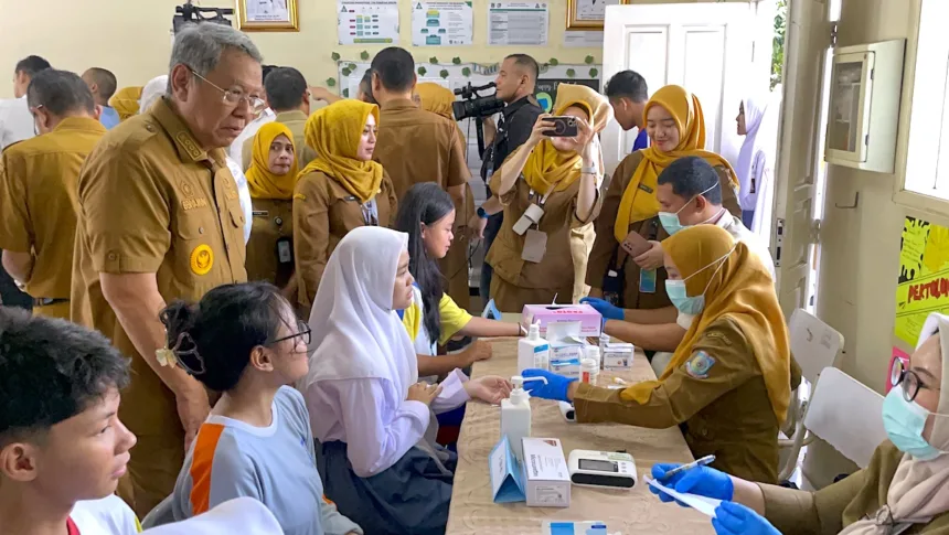 Dukung Program Nasional, Pemkot Tangsel Terjunkan Petugas Cek Kesehatan Gratis di SMAN 6 Tangsel 1 Cek Kesehatan Gratis