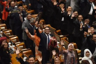 Gaji dan tunjangan anggota DPR