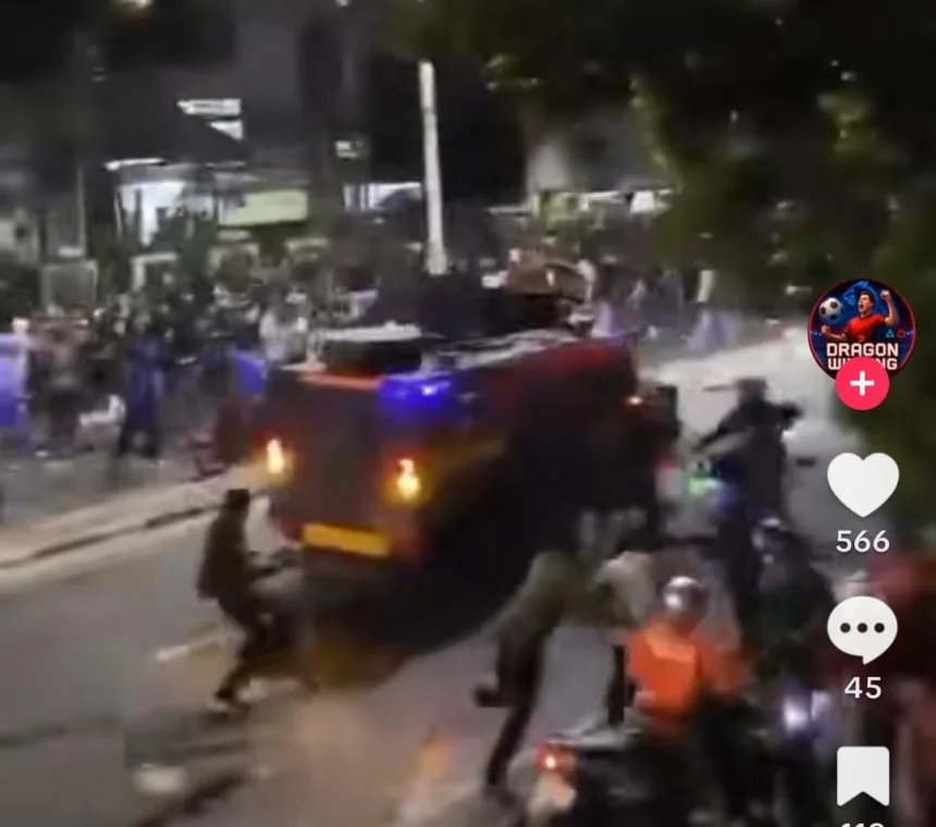 Rantis Brimob Lindas Pendemo di Jakarta, Presiden Prabowo Diminta Evaluasi Polri 1 Rantis Brimob lindas pendemo