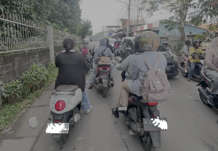 Keluh Warga Ciputat Pulang Pergi Kerja Kena Macet: Soroti Perbaikan Jalan dan Peran Dishub 1 Warga Ciputat