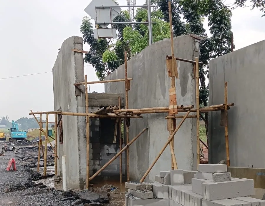Warga Keluhkan Aktivitas Proyek di Jalan Promoter Tangsel, Rawan Kecelakaan Pengendara 2 Jalan Promoter