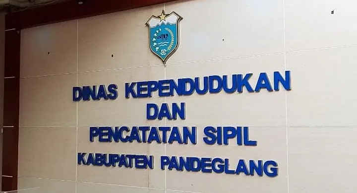 23 Ribu Lebih Warga Pandeglang Belum Miliki KTP Elektronik 2 Warga Pandeglang