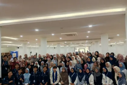 Ustadz Hudzaifah Aslam