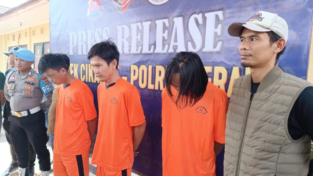 Komplotan Pelaku Ganjal ATM Dibekuk Polsek Cikande dan Polres Serang 2 Pelaku Ganjal ATM