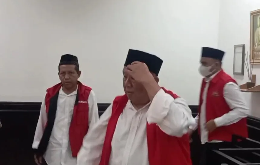 3 Terdakwa Kasus BBM Oplosan di SPBU Ciceri Divonis 2,5 Tahun Penjara 1 BBM oplosan di SPBU Ciceri