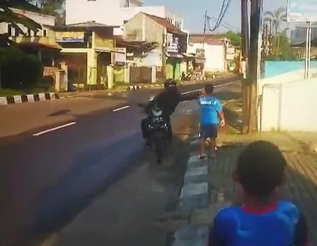 Ponsel Bocah di Lebak Dijambret Saat Rekam Bus Telolet 1 Ponsel bocah di Lebak dijambret