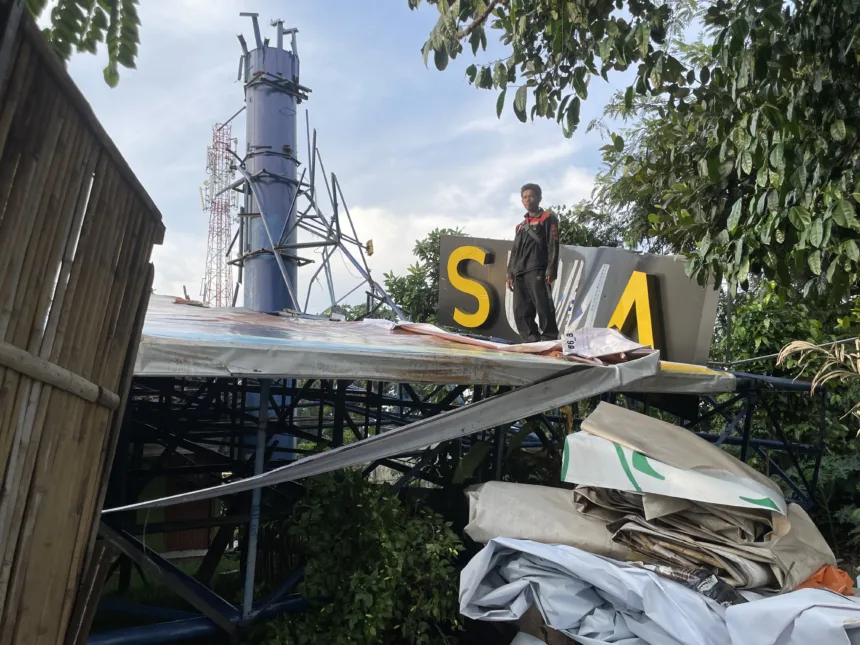 Reklame Ilegal di Tangsel Bakal Ditebang, Buntut Reklame Timpa Warga di Ciputat 1 Reklame ilegal di Tangsel