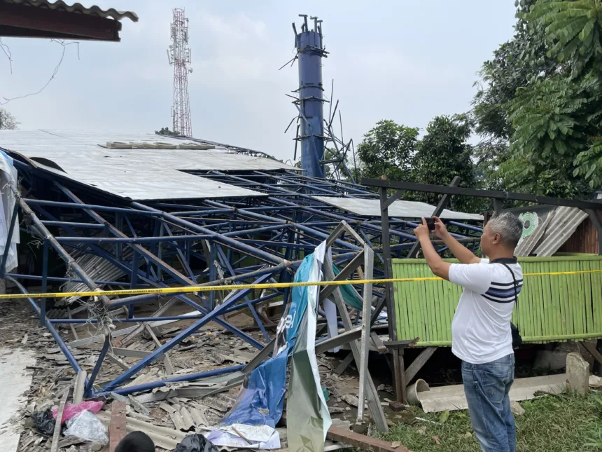 Reklame raksasa di Tangsel