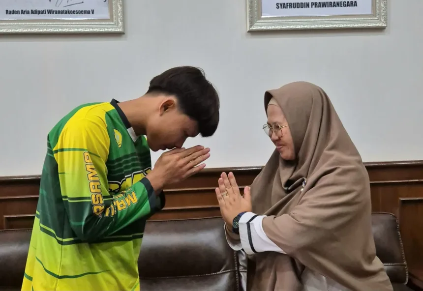 Kepala SMAN 1 Cimarga dan Siswa yang Ketahuan Merokok Sepakat Berdamai 1 SMAN 1 Cimarga