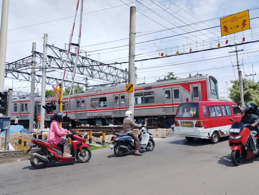 Kereta anjlok di Stasiun Rangkasbitung