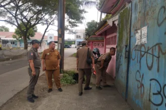 Pabrik plastik di Tigaraksa