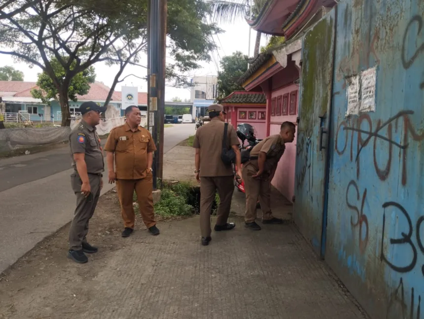 Pabrik plastik di Tigaraksa