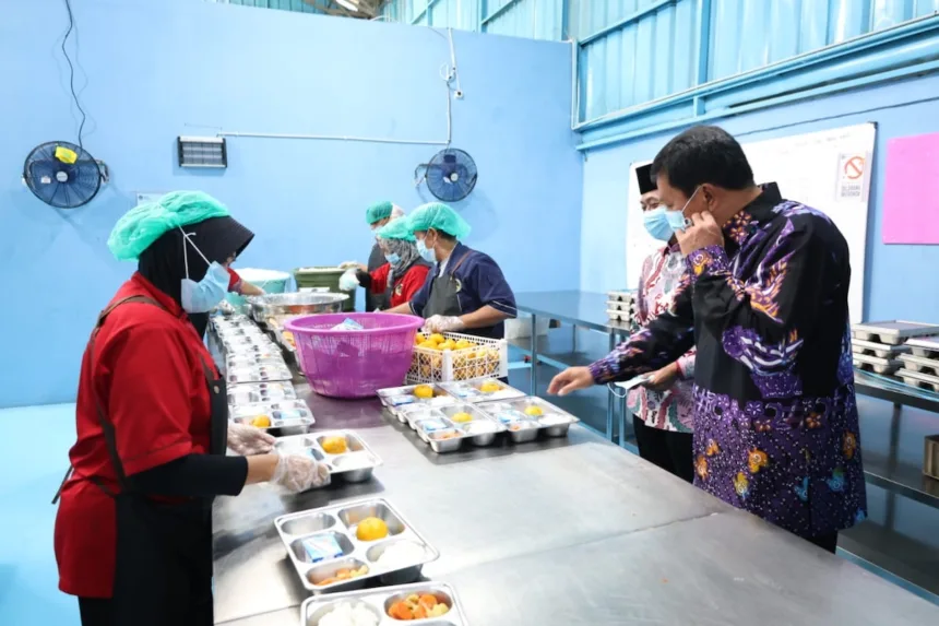 Bupati Tangerang Pastikan Keamanan MBG di Dapur Yayasan Amal Salam Pancasila 1 Bupati Tangerang