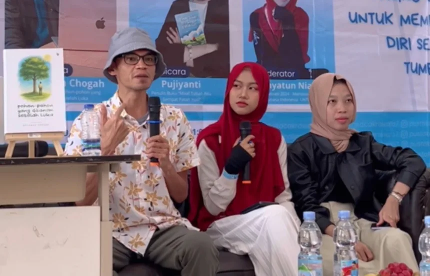 Puluhan Siswa SMAN 7 Kota Serang Antusias Bedah Buku Novel Setiawan Chogah 1 SMAN 7 Kota Serang