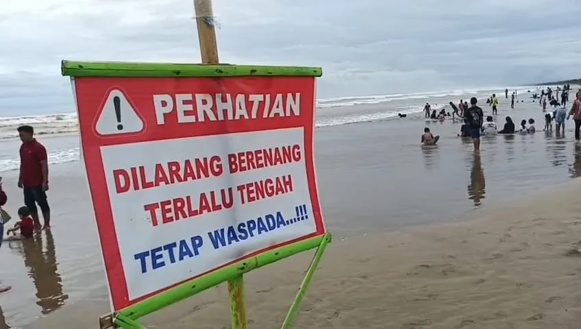 Jumlah Wisatawan ke Pantai Bagedur Anjlok saat Libur Tahun Baru 1 Pantai Bagedur