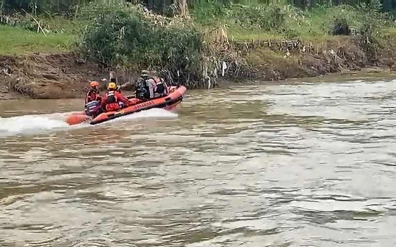 Diduga Terbawa Arus Sungai Ciujung, Lansia Asal Cikulur Belum Ditemukan 1 Sungai Ciujung