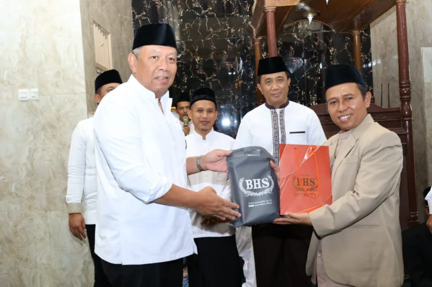 Pada 2025, Pemkot Tangsel Habiskan Rp1 Miliar Belanja Sarung BHS 1 Pemkot Tangsel