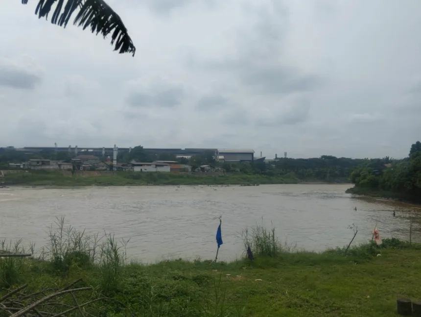 Zat Kimia Sungai Cisadane Masih Diuji, DLHK Imbau Warga Tidak Gunakan Air Sungai Sementara Waktu 1 Sungai Cisadane