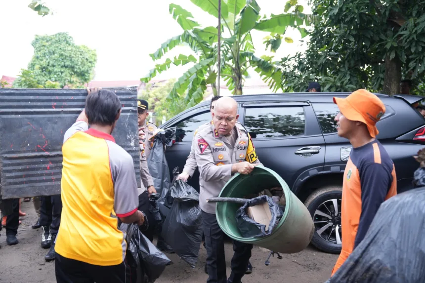 Kapolda Banten Pimpin Aksi Gerakan Indonesia Asri di Kawasan Banten Lama 1 Gerakan Indonesia Asri
