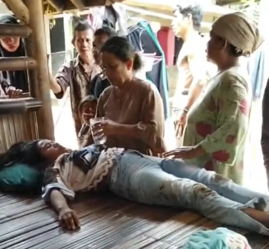 Tali Penyangga Jembatan Gantung di Pandeglang Putus, Tiga Anggota Keluarga Terjatuh 1 Jembatan gantung di Pandeglang