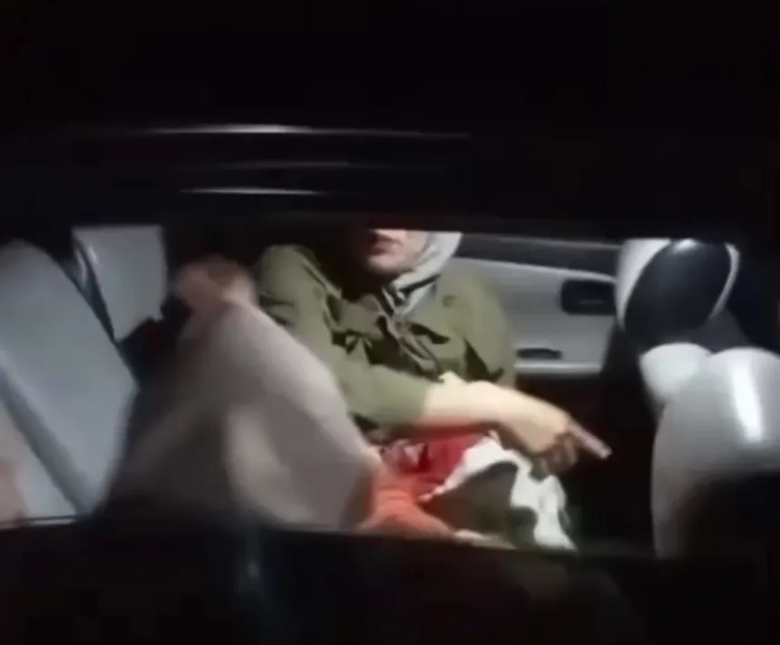 Ibu Bersalin di Mobil Kepala Desa di Pandeglang, Bayinya Diberi Nama Dewi 1 Mobil kepala desa