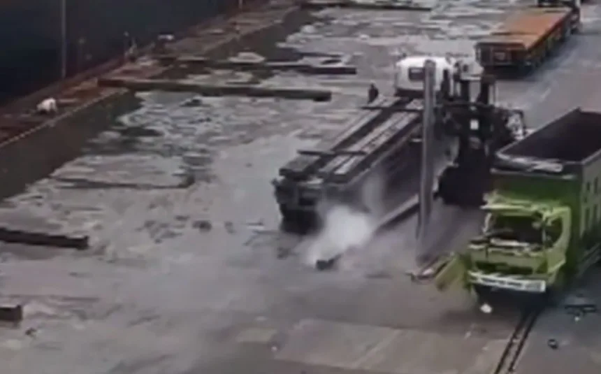 Supir Truk di Pelindo Banten Tewas Usai Hantam Forklift Bermuatan Besi 1 Pelindo Banten